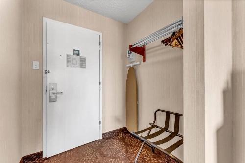 Buffalo Airport Hotel image 5